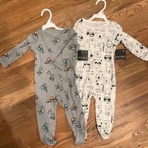 NWT 2 Quantity Footed Sleepers. Brand Okie Dokie size 9 months